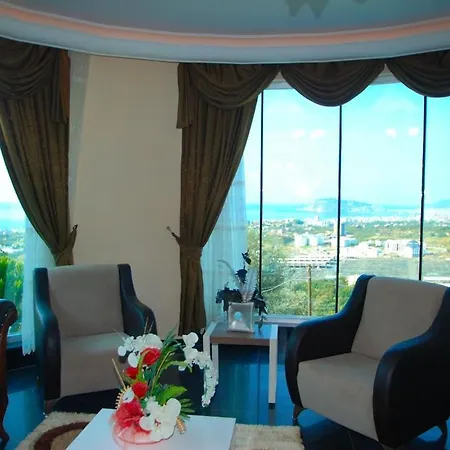 וילה Luxury With Pool, Sea View אלאניה