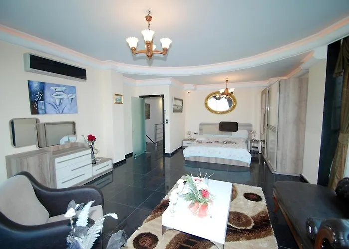 Luxury With Pool, Sea View * אלאניה