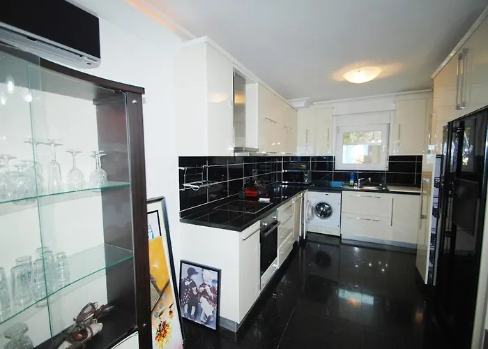 Luxury With Pool, Sea View וילה *