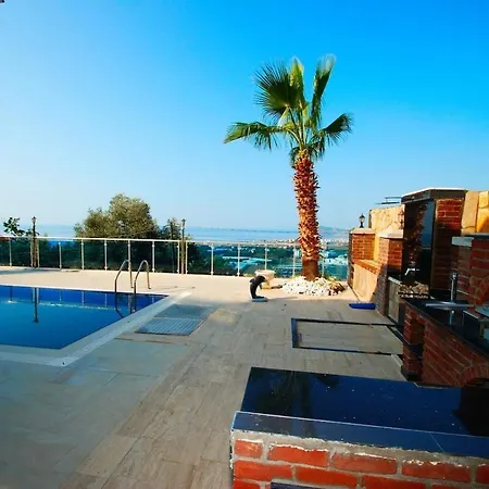 Luxury With Pool, Sea View Villa Alanya